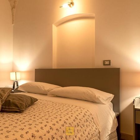 Petralu By La Puglia In Un Trullo Villa Locorotondo Exterior photo