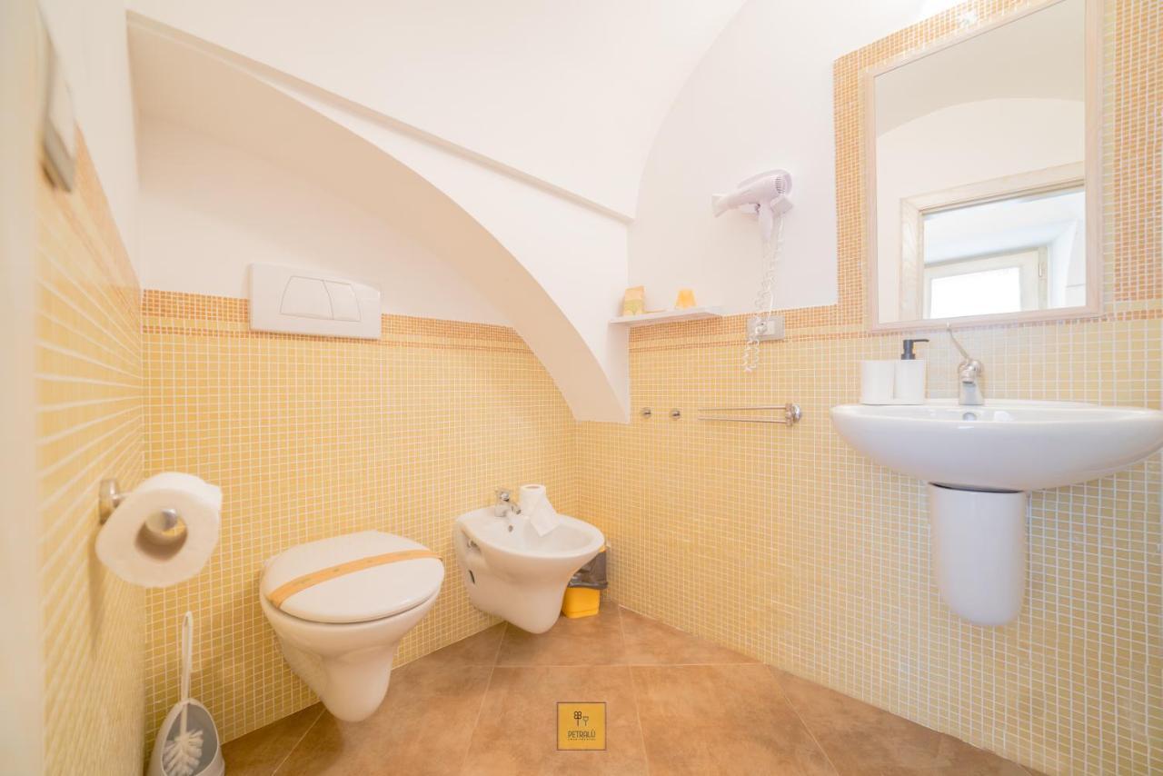 Petralu By La Puglia In Un Trullo Villa Locorotondo Exterior photo